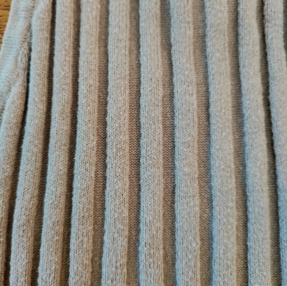 ✨ 5/$15 Forever 21 high neck crop - Picture 4 of 4